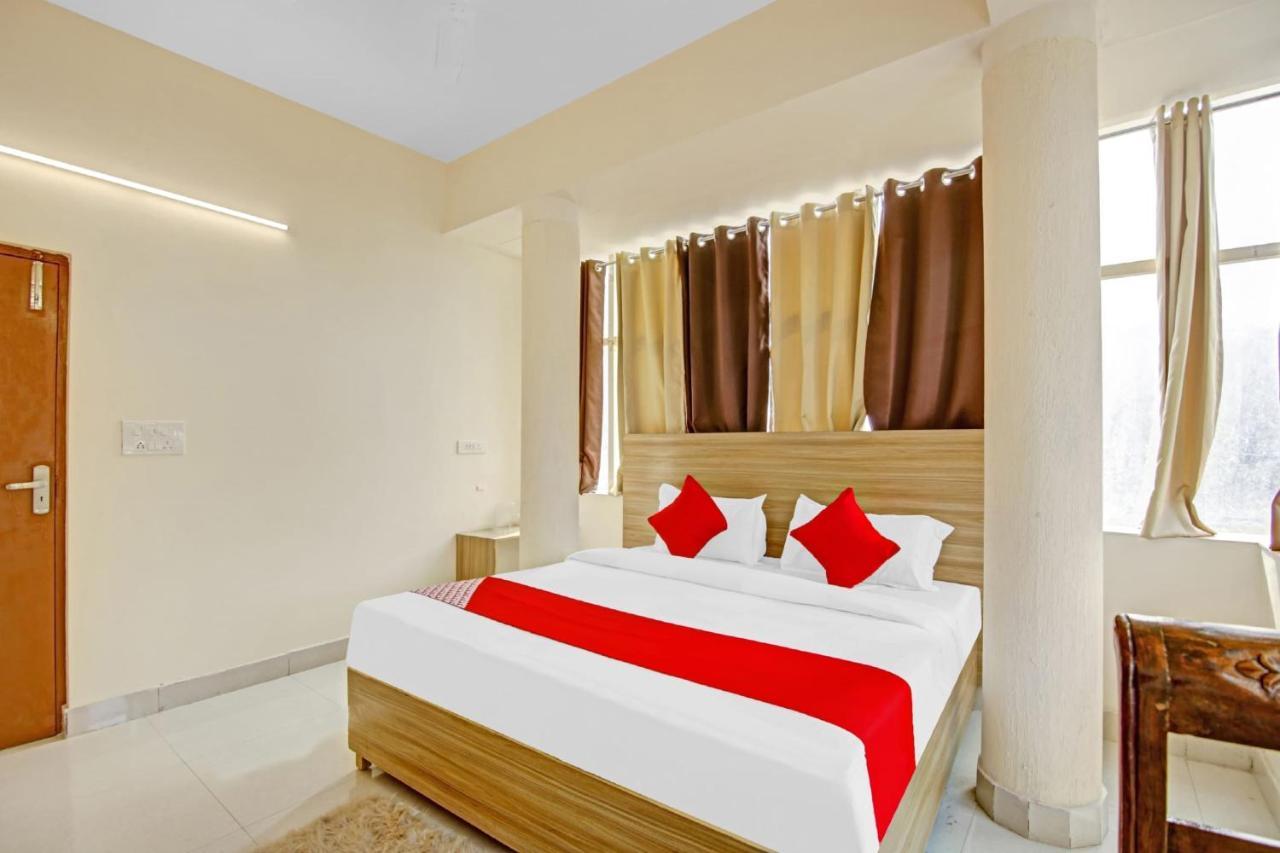 Oyo Flagship 80772 Hotel The Grand Rdc กาเซียบัด ภายนอก รูปภาพ