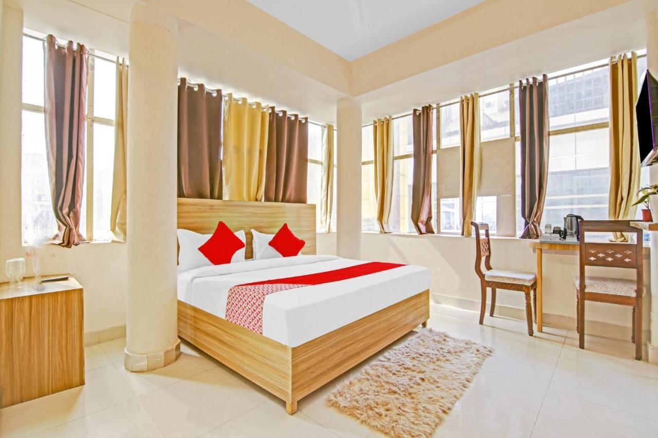 Oyo Flagship 80772 Hotel The Grand Rdc กาเซียบัด ภายนอก รูปภาพ