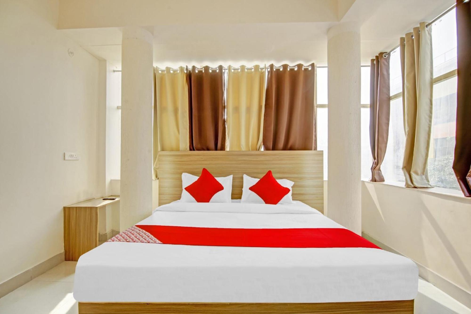 Oyo Flagship 80772 Hotel The Grand Rdc กาเซียบัด ภายนอก รูปภาพ