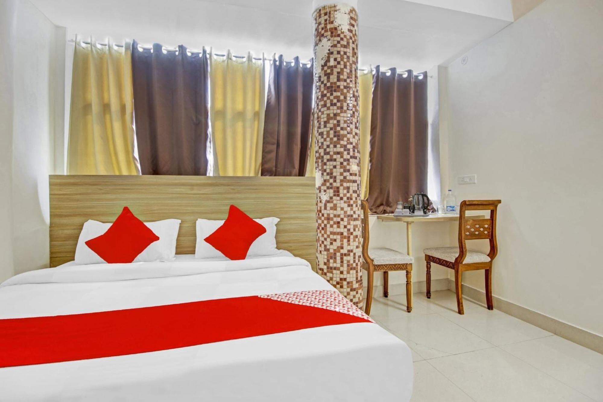 Oyo Flagship 80772 Hotel The Grand Rdc กาเซียบัด ภายนอก รูปภาพ